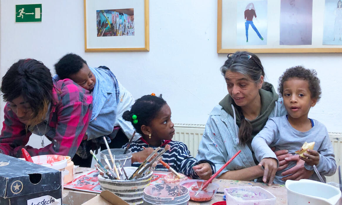 Gemeinsam Tonen in der Kinderwerkstatt
